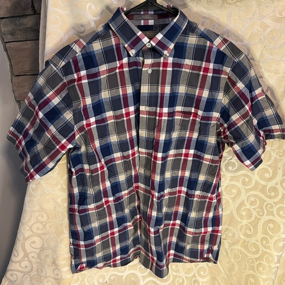 Plaid short sleeve button down shirt- size Medium - Picture 1 of 5